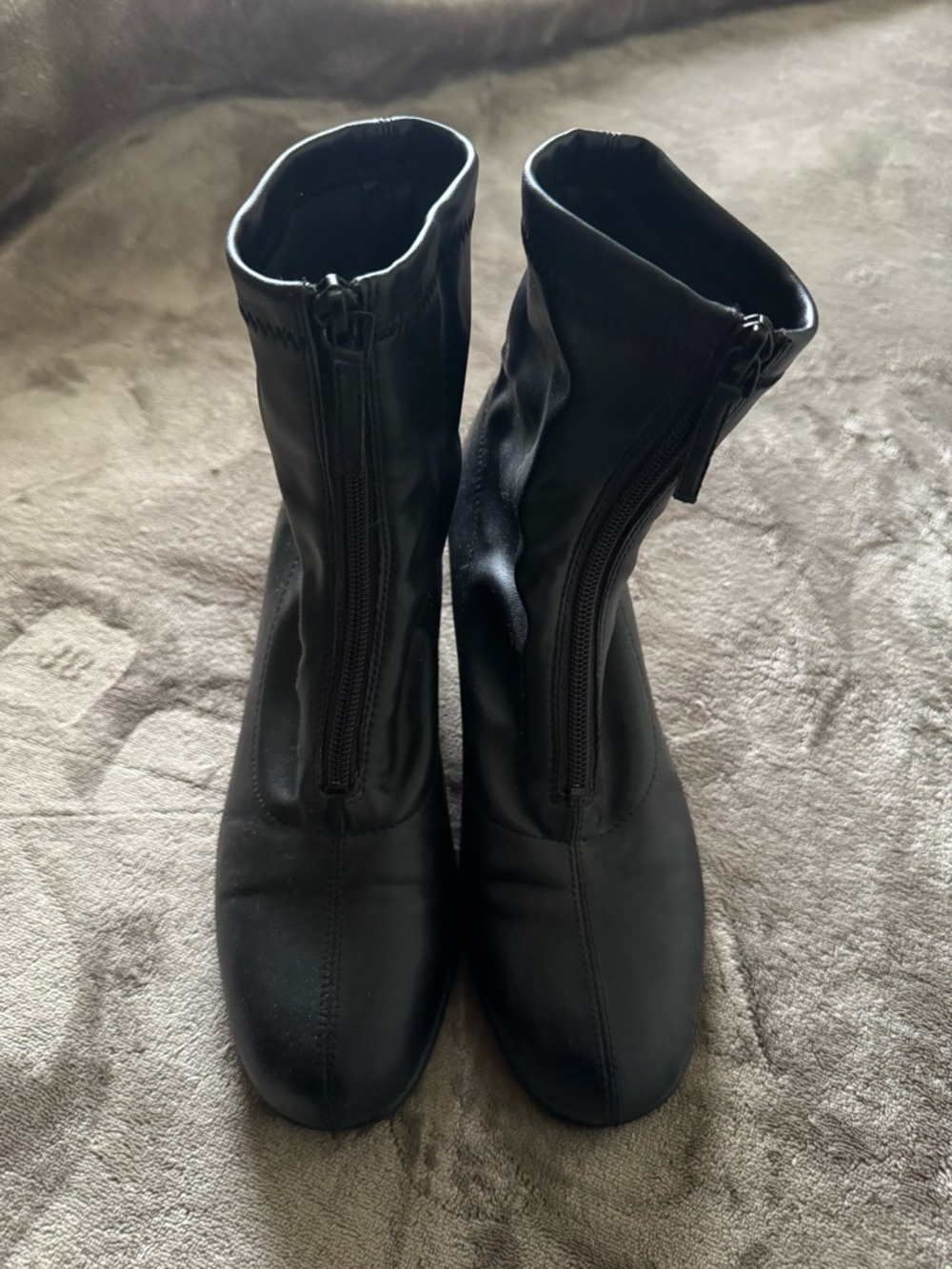 Camper Black Front-Center Zip Heeled Ankle Boots - Picture 2 of 5